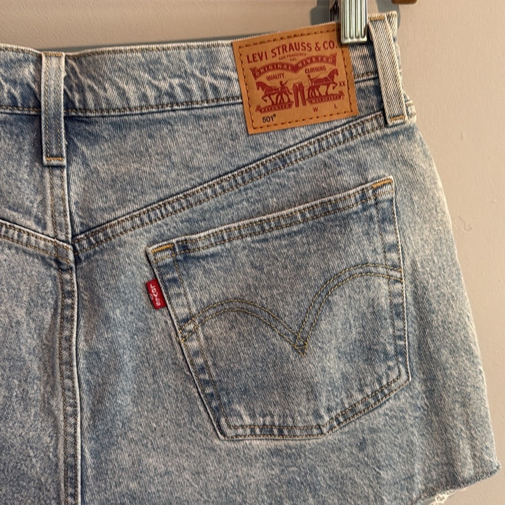 Levi’s Jean Shorts NWT - Picture 9 of 17